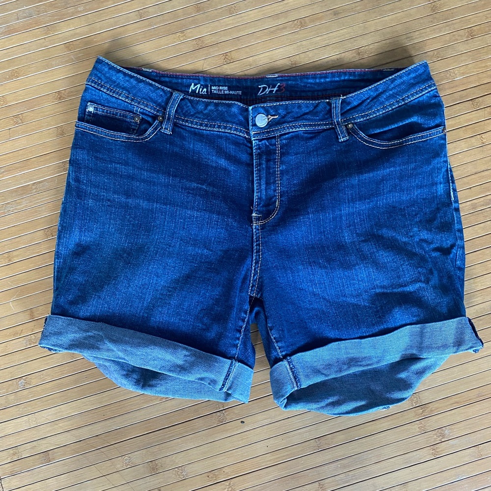 3 for$35 DH mid waist short